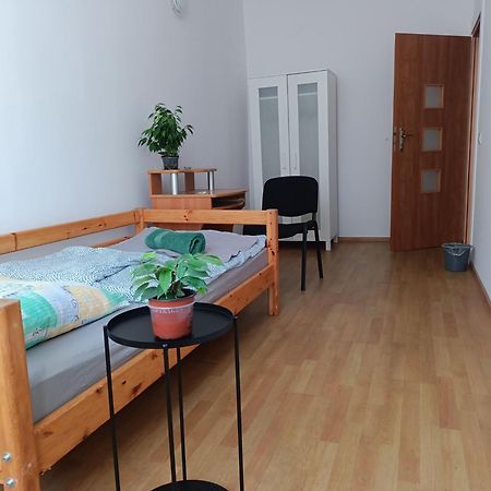 Cruz Mieszkanie Pokoje Centrum Przytulny Czysty Lokal Na Noc Łódź Kültér fotó